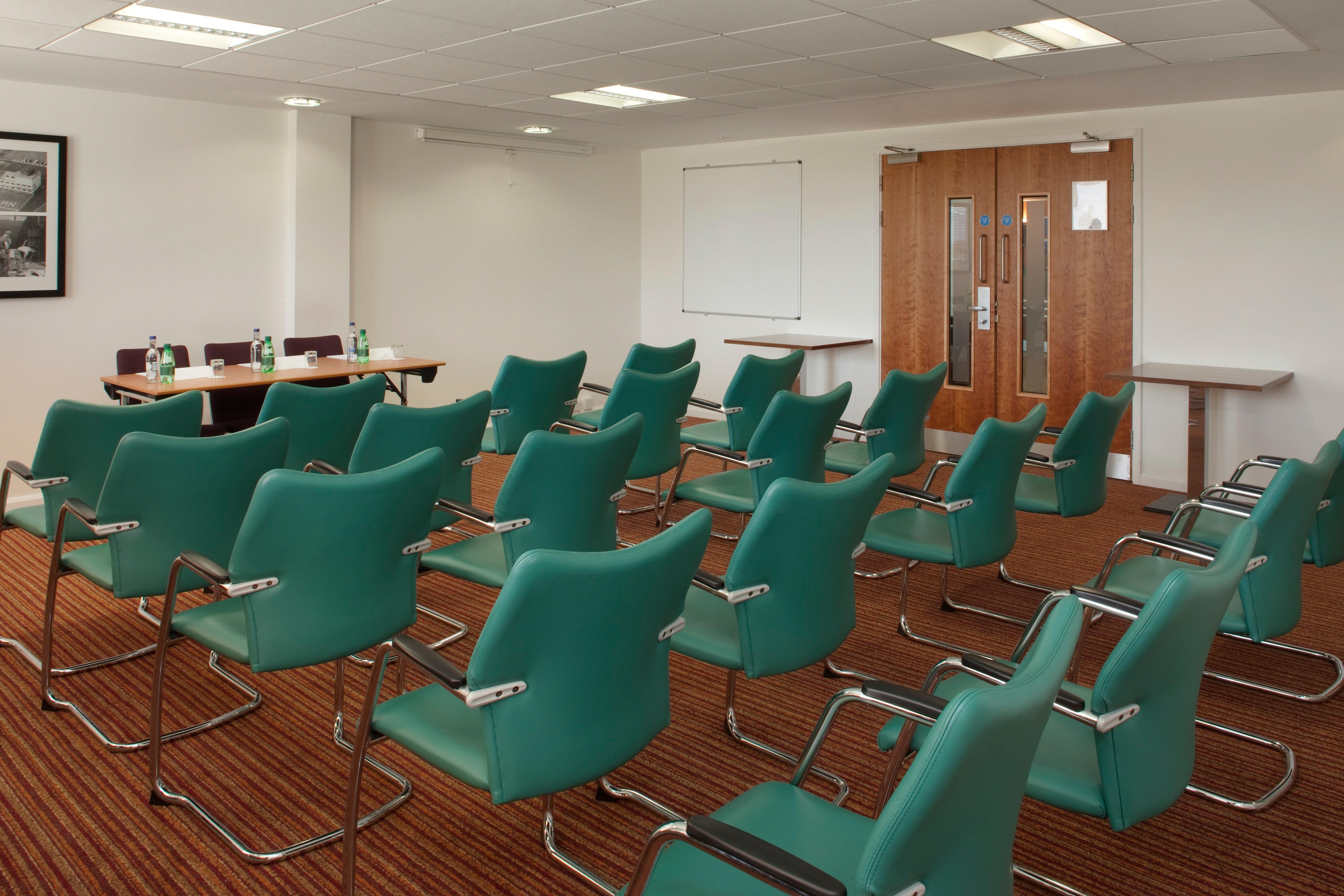 Holiday Inn Express Ramsgate - Minster By Ihg Экстерьер фото